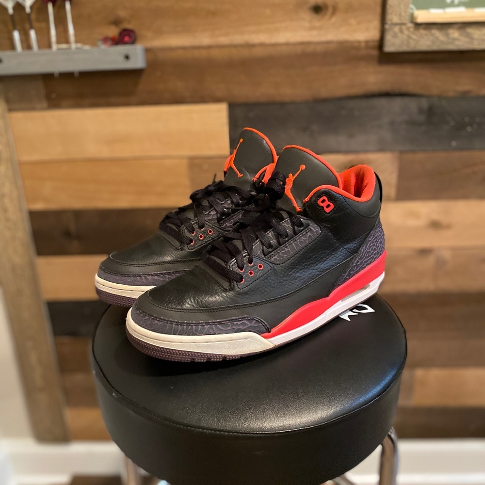Jordan 3 crimson red